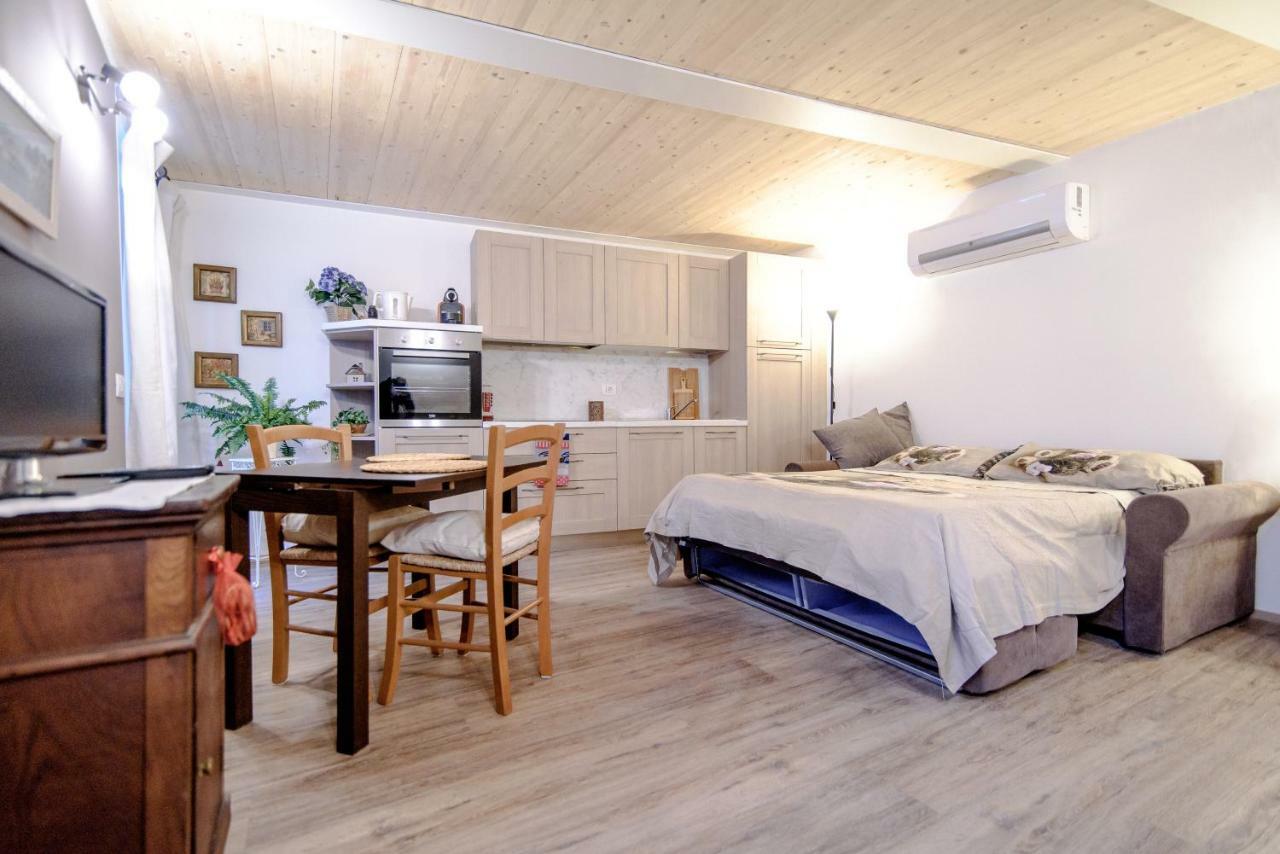 Il Borghetto Di Torno Apartment Exterior foto